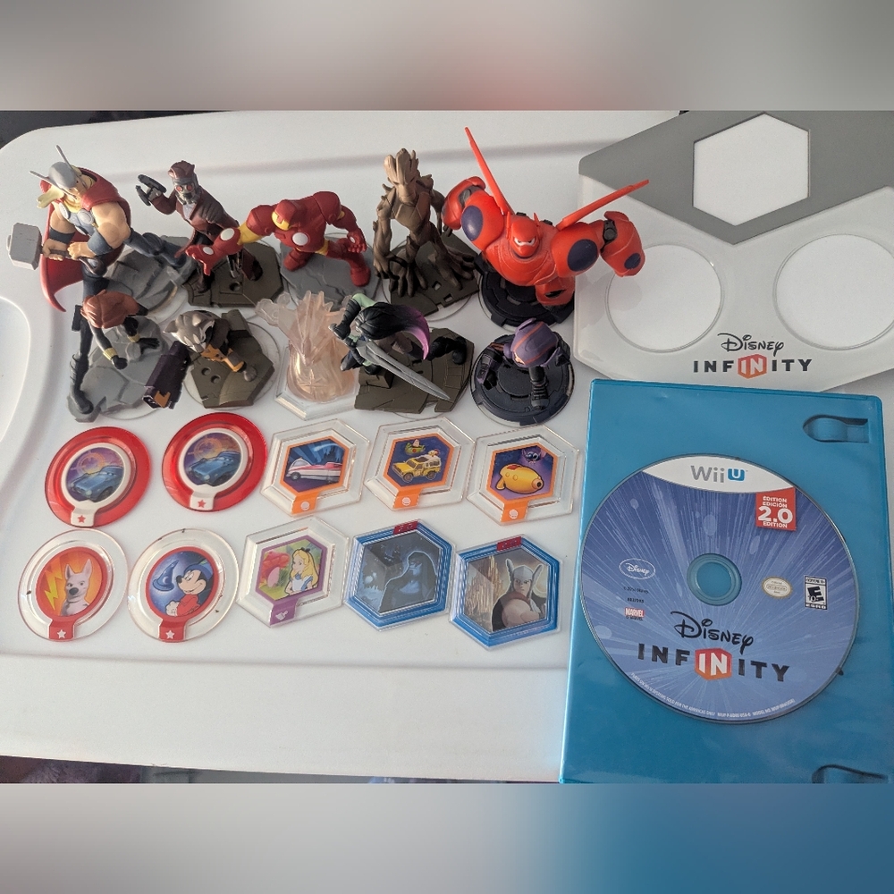 Lot of Disney Infinity 2.0 Wii U Game Figures Crystal Power Disks Portal Marvel